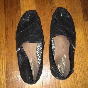 Black sparkly toms